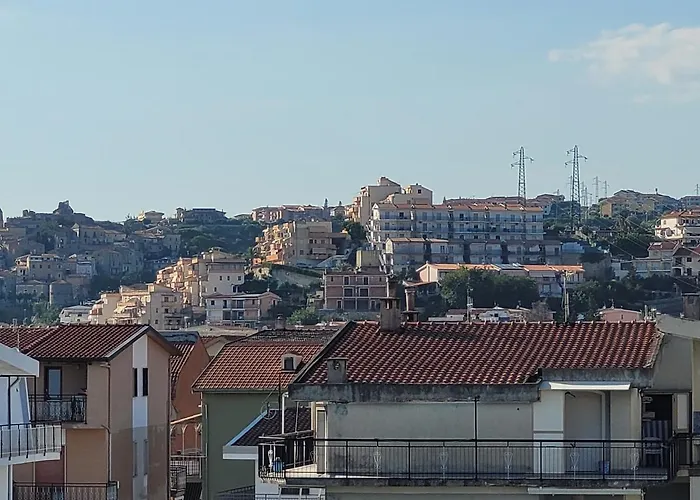 Stunning Views, 2-Bed Apartment In Scalea