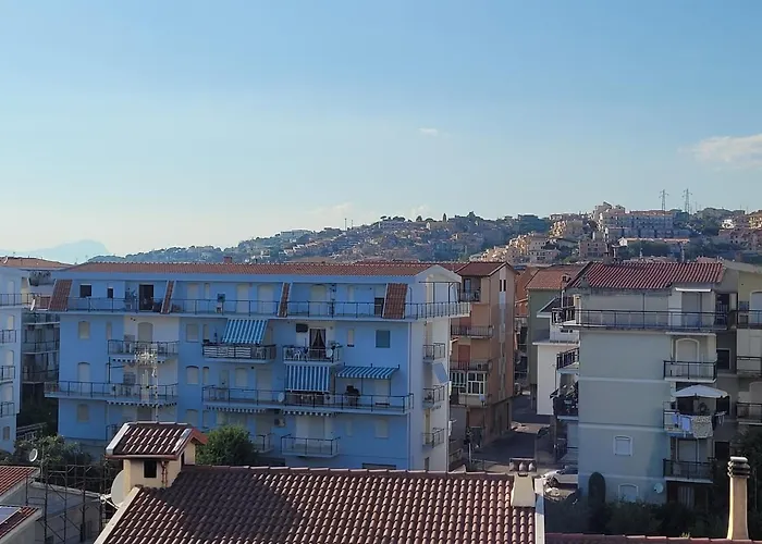 Stunning Views, 2-Bed Apartment In Scalea